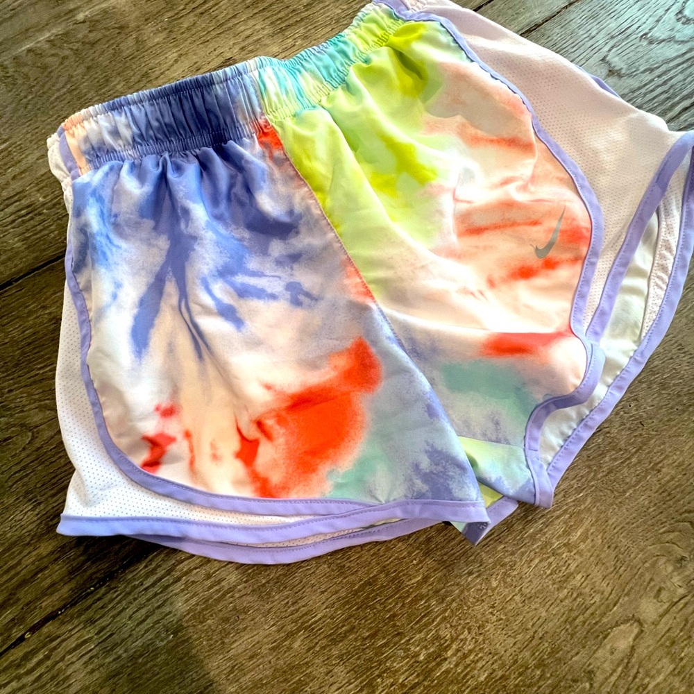 Nike tempo shorts tie -dye purple trimmed size XS 

A2